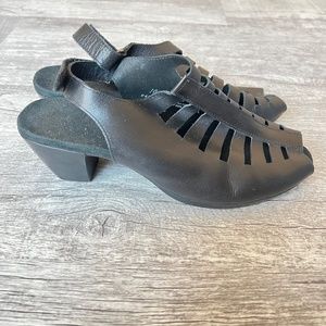 Munro American Abby Sandals